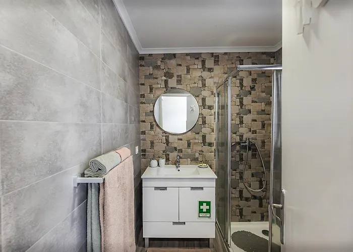 Pineapple Apartment *